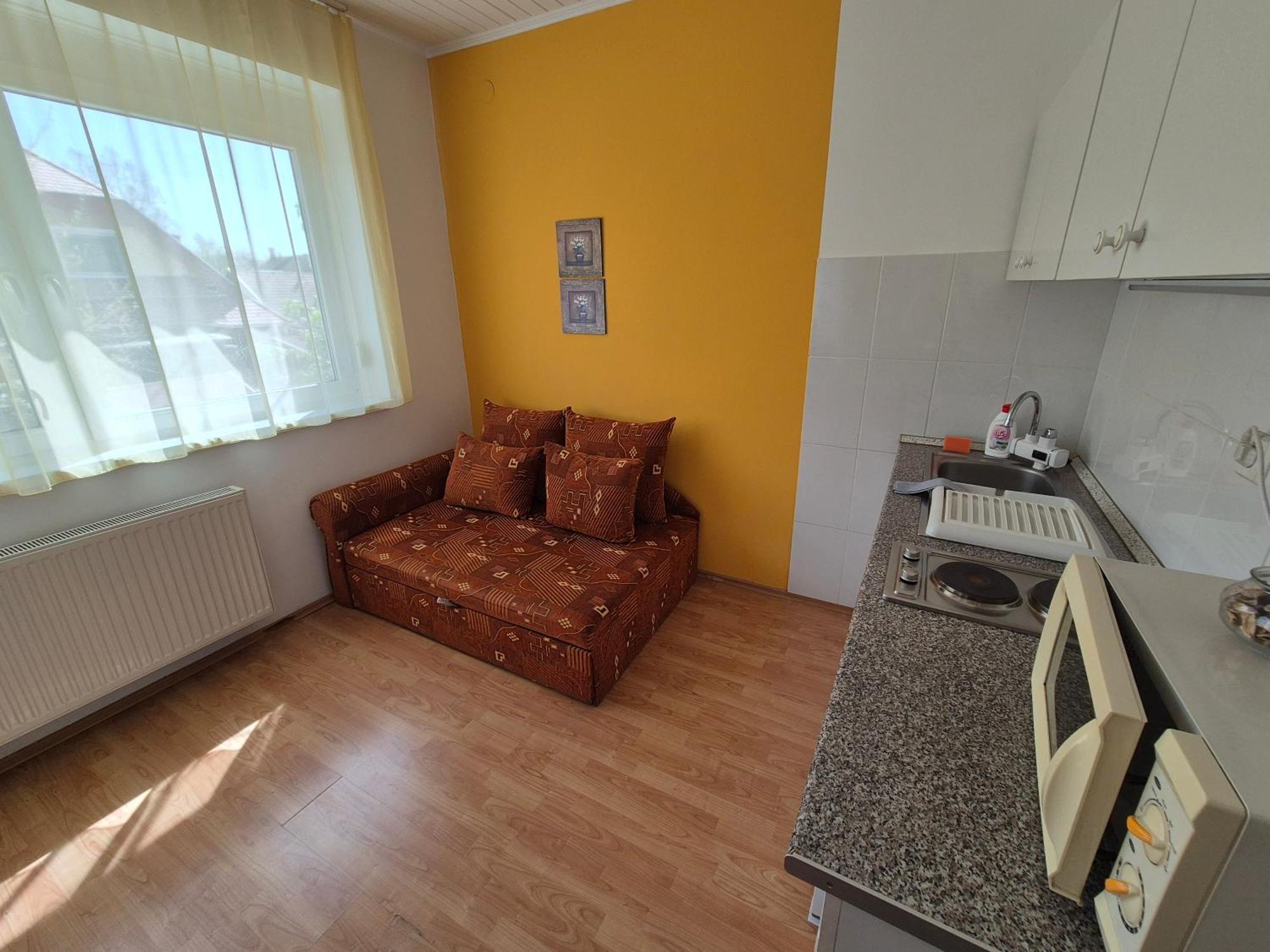 Roxanna Apartman Дьюла Екстер'єр фото